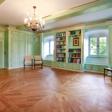 Schloss Maierhofen Painten
