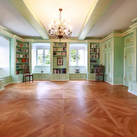 Schloss Maierhofen * Painten